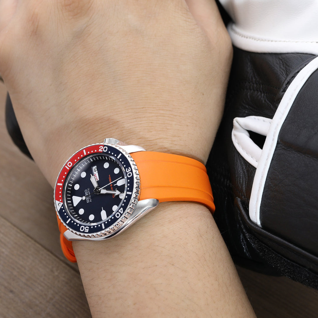 Seiko SKX009 Diver's 200m Automatic Watch