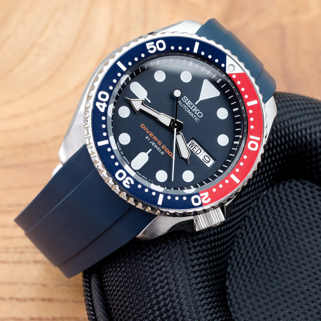 Seiko SKX009 Diver's 200m Automatic Watch