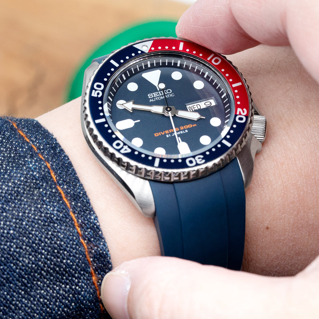 Seiko SKX009 Diver's 200m Automatic Watch