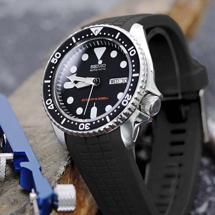 Seiko SKX007 Diver's 200m Automatic Watch