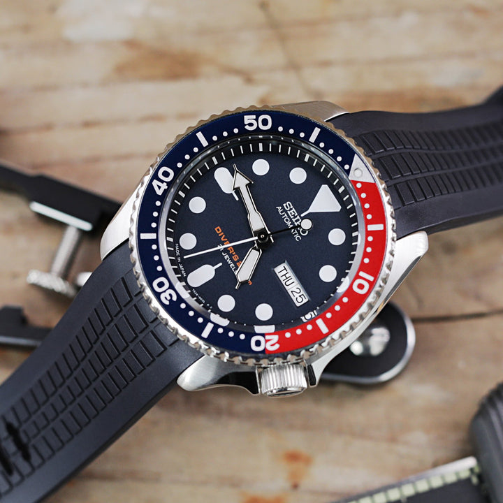 Seiko SKX007 Diver's 200m Automatic Watch