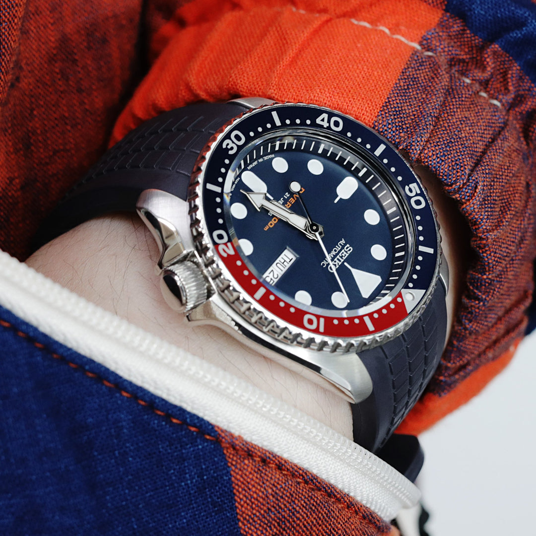 Seiko SKX007 Diver's 200m Automatic Watch