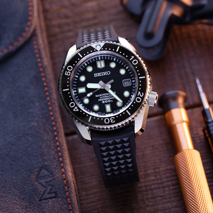 Seiko SKX013 Midsize Diver 200m Automatic Watch, Seiko Prospex Marinemaster MM300 Diver Automatic SBDX017 Strapcode Watch Bands