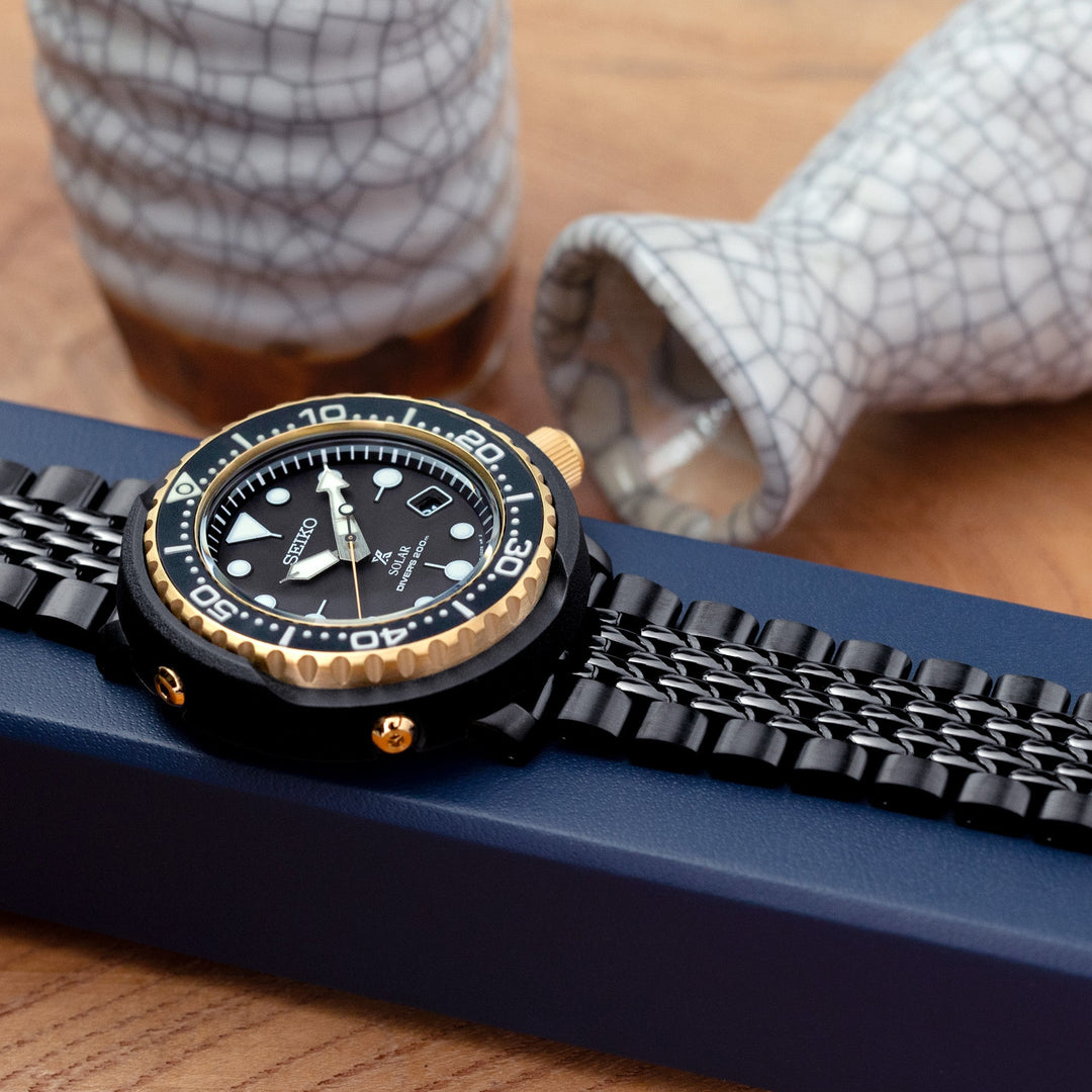 Seiko Prospex 200M Solar Divers Tuna Black Gold SNE498P1