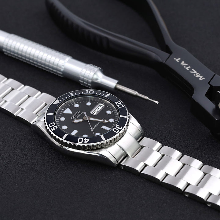 SEIKO精工SKX023 專用代用錶帶 實心超級三板式鋼錶帶 不鏽鋼拉砂